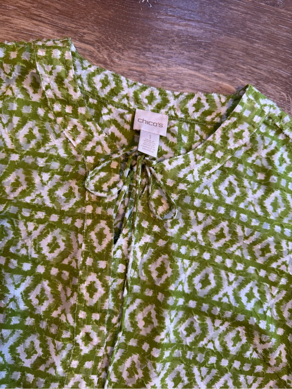 Chico's Green Geometric Casual Semi Sheer Top - Sz 1 - 1x - Picture 3 of 16